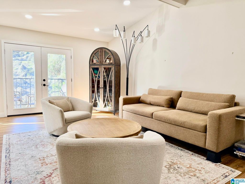 126 W Green Unit 126, Vestavia Hills, AL 35243