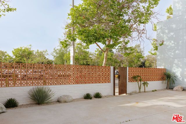 2218 Pico Boulevard, Santa Monica, CA 90405