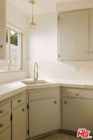 2218 Pico Boulevard, Santa Monica, CA 90405
