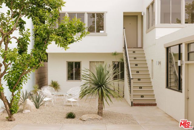 2218 Pico Boulevard, Santa Monica, CA 90405