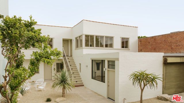 2218 Pico Boulevard, Santa Monica, CA 90405