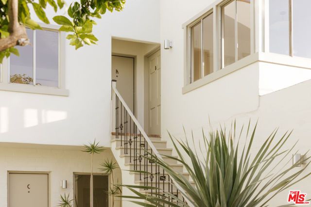 2218 Pico Boulevard, Santa Monica, CA 90405