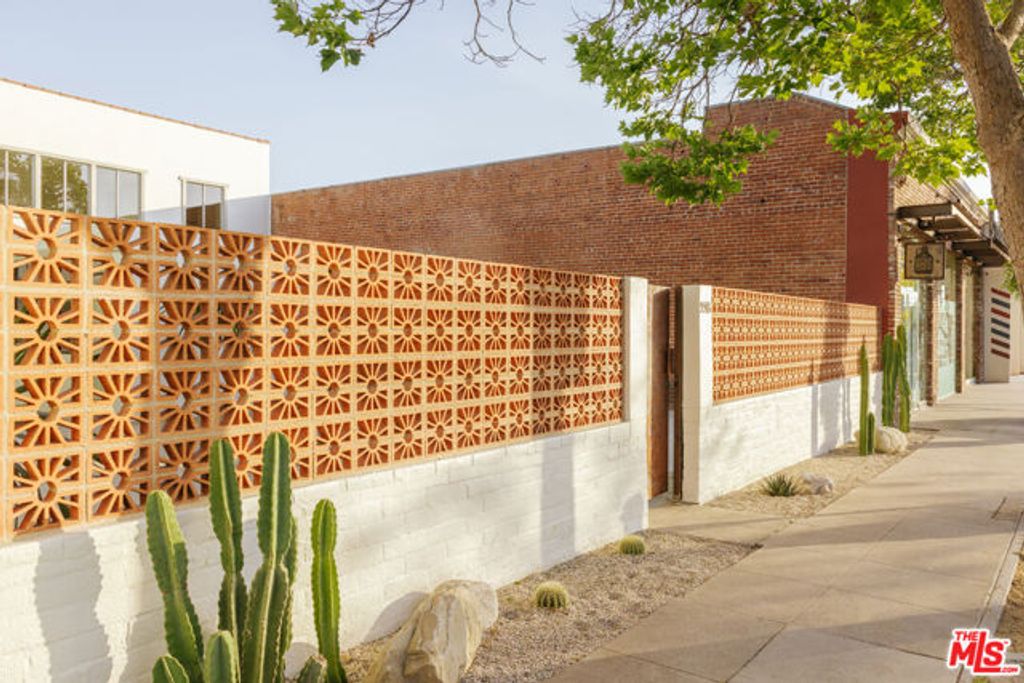2218 Pico Boulevard, Santa Monica, CA 90405