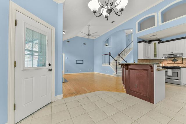 11003 Pinewood Court, La Porte, TX 77571