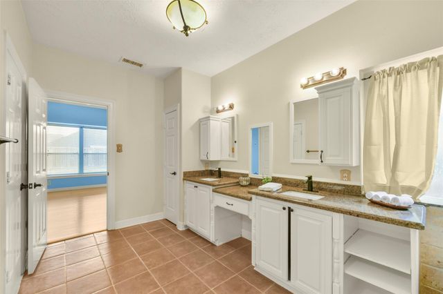 11003 Pinewood Court, La Porte, TX 77571