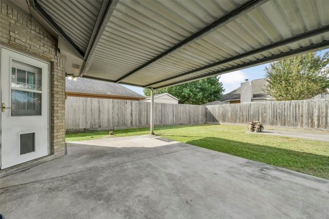 11003 Pinewood Court, La Porte, TX 77571