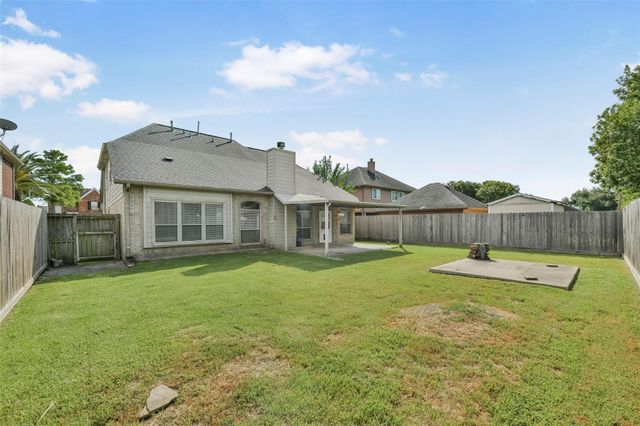 11003 Pinewood Court, La Porte, TX 77571