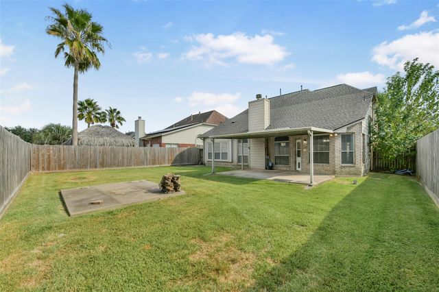 11003 Pinewood Court, La Porte, TX 77571