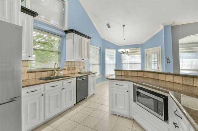 11003 Pinewood Court, La Porte, TX 77571