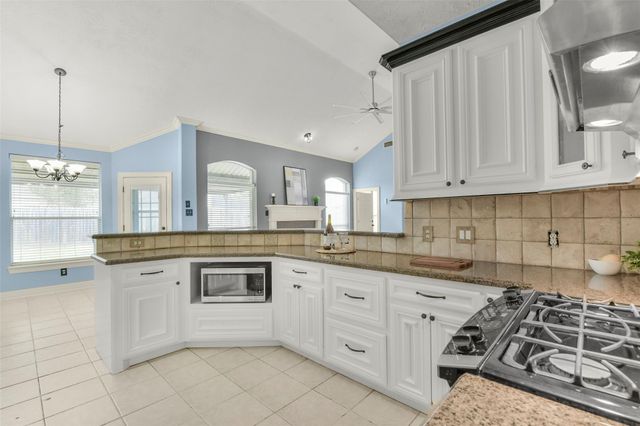 11003 Pinewood Court, La Porte, TX 77571