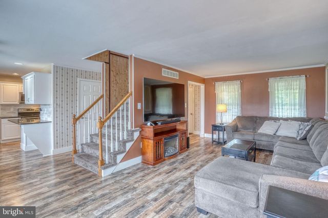 13 BIRCHWOOD LN, Cochranville, PA 19330