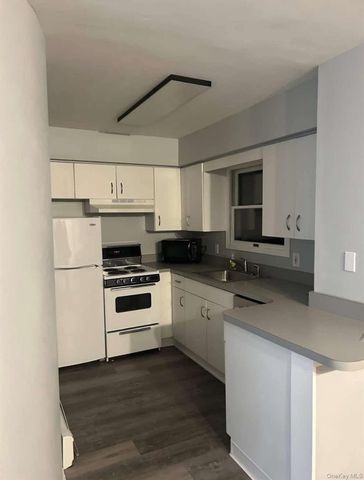 5 Whitney Lane, Coram, NY 11727