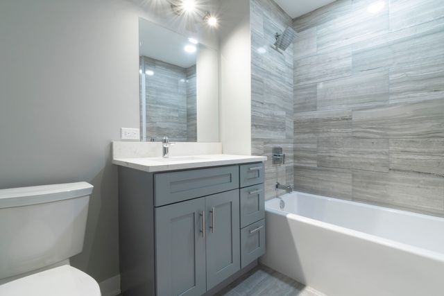 23 W Hubbard Street 4A, Chicago, IL 60654