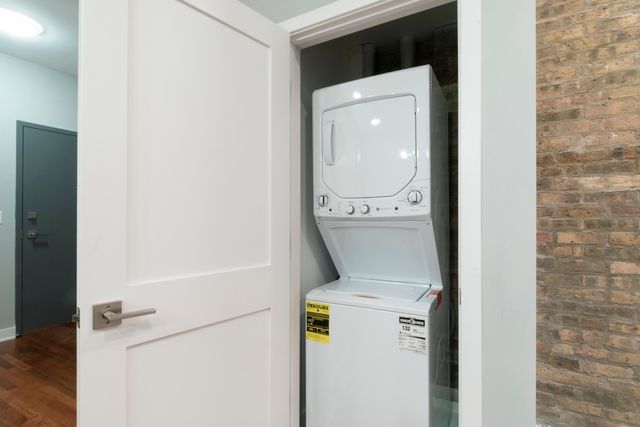 23 W Hubbard Street 4A, Chicago, IL 60654