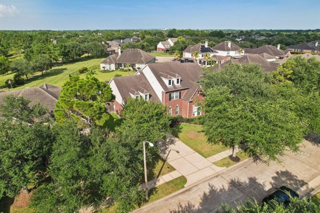 3108 Autumn Harvest Drive, Friendswood, TX 77546