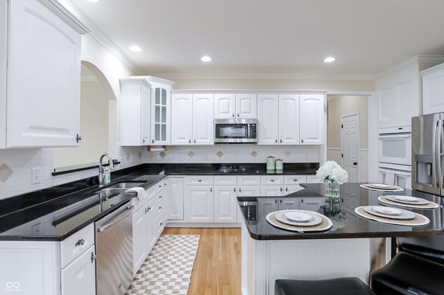 2852 Maralice Drive, Carmel, IN 46033