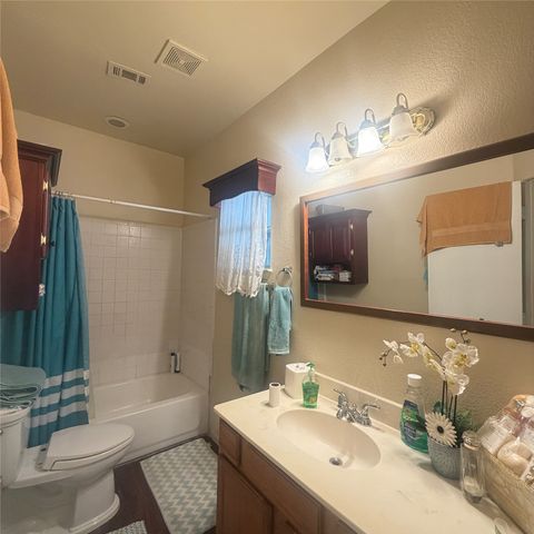 2420 Seevers Avenue, Dallas, TX 75216