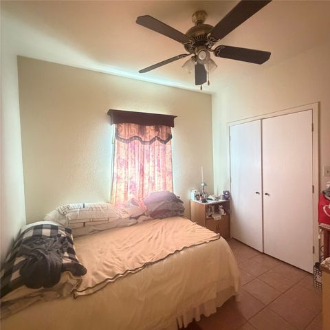 2420 Seevers Avenue, Dallas, TX 75216