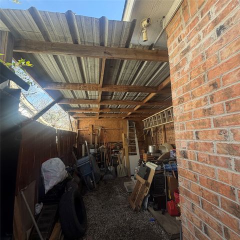 2420 Seevers Avenue, Dallas, TX 75216