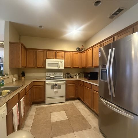 2420 Seevers Avenue, Dallas, TX 75216