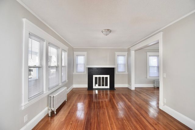 34 Castle St, Springfield, MA 01118