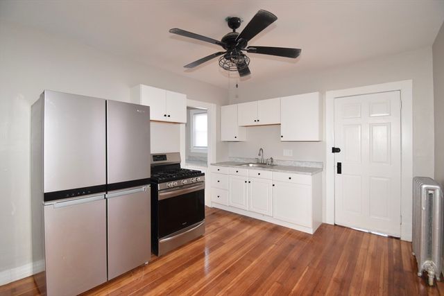 34 Castle St, Springfield, MA 01118