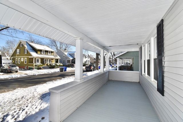 34 Castle St, Springfield, MA 01118