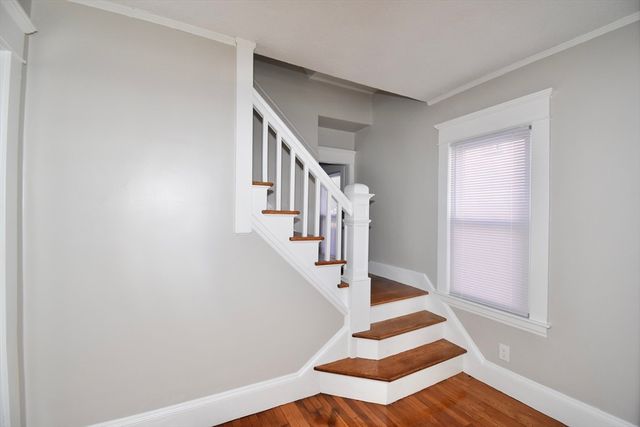 34 Castle St, Springfield, MA 01118