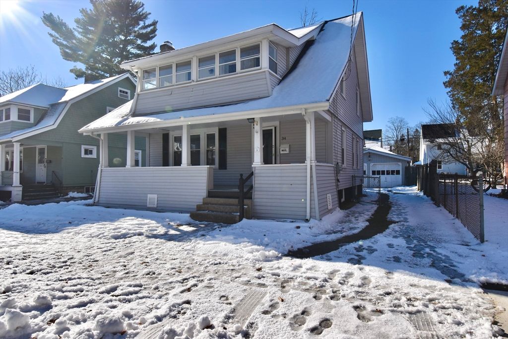 34 Castle St, Springfield, MA 01118
