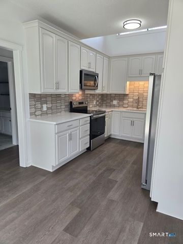 930 Heritage Village B, Southbury, CT 06488