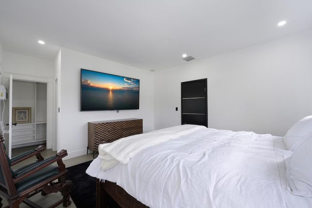 1629 S Lakeside Drive, Lake Worth Beach, FL 33460