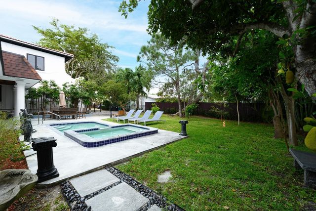 1629 S Lakeside Drive, Lake Worth Beach, FL 33460