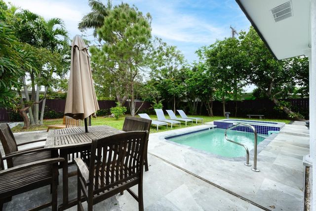 1629 S Lakeside Drive, Lake Worth Beach, FL 33460