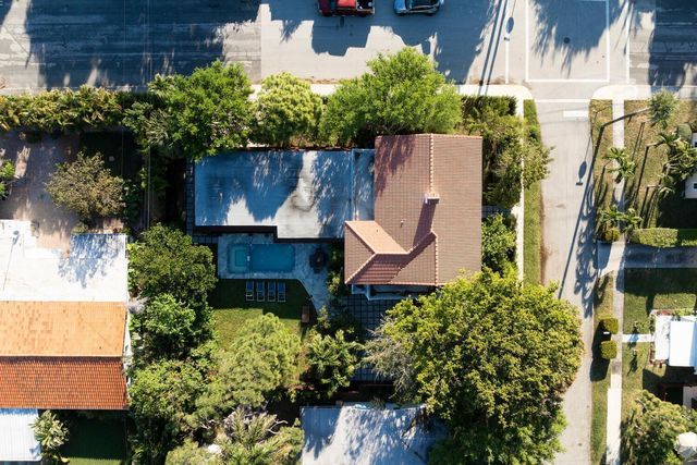 1629 S Lakeside Drive, Lake Worth Beach, FL 33460