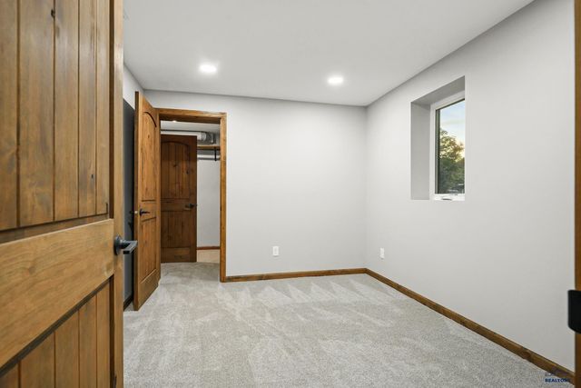 510 E DAKOTA, Pierre, SD 57501