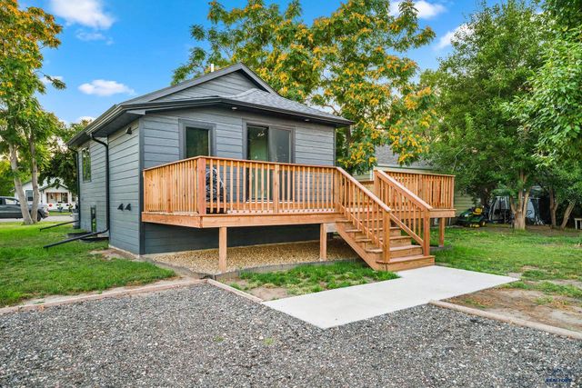 510 E DAKOTA, Pierre, SD 57501