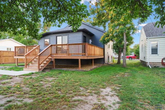 510 E DAKOTA, Pierre, SD 57501