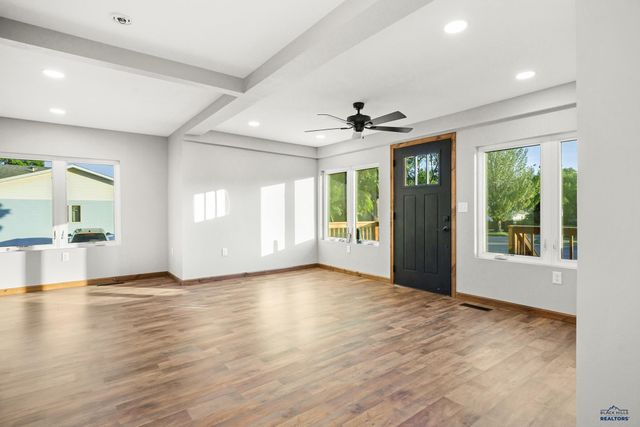 510 E DAKOTA, Pierre, SD 57501