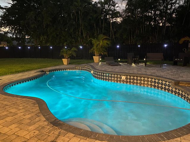 832 NW 108th Lane, Coral Springs, FL 33071