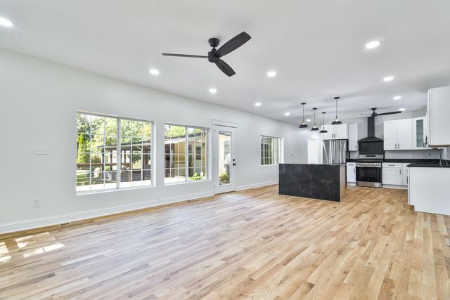 3721 W 133rd Avenue, Crown Point, IN 46307