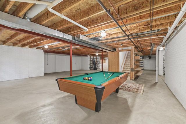 11625 W Sunset LANE, Greenfield, WI 53228