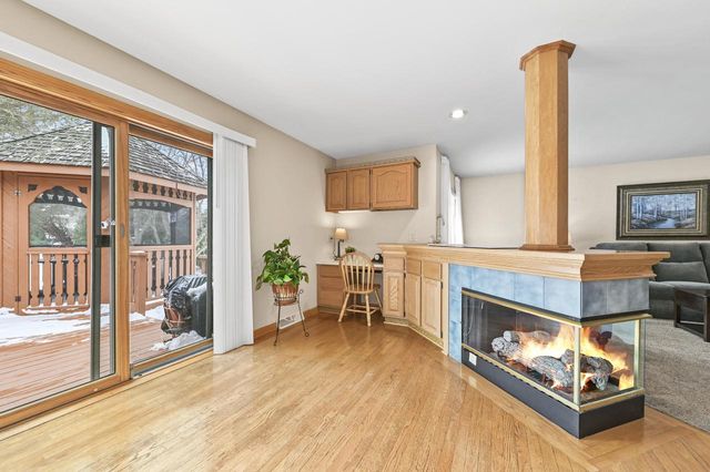 11625 W Sunset LANE, Greenfield, WI 53228