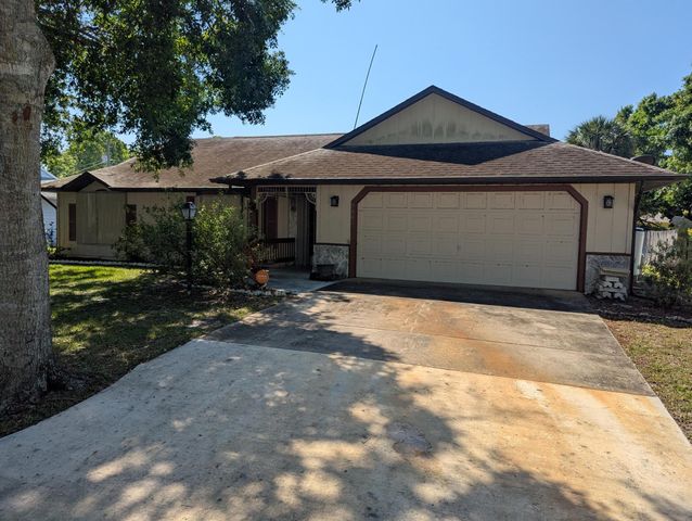 7903 Kenwood Road, Fort Pierce, FL 34951