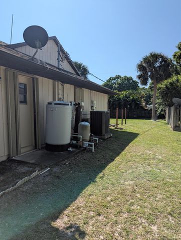 7903 Kenwood Road, Fort Pierce, FL 34951