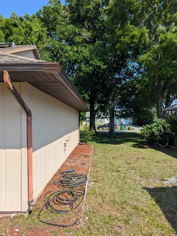 7903 Kenwood Road, Fort Pierce, FL 34951
