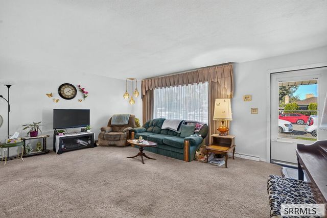 1260 10th Street, Idaho Falls, ID 83404
