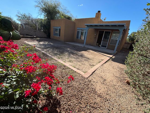 2570 N Dos Hombres Drive, Tucson, AZ 85715