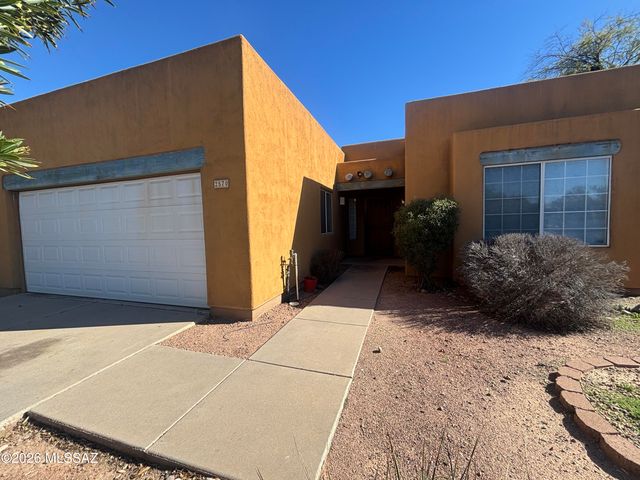 2570 N Dos Hombres Drive, Tucson, AZ 85715