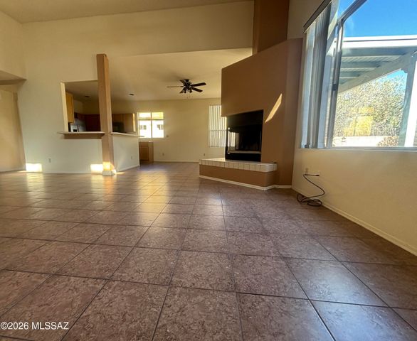 2570 N Dos Hombres Drive, Tucson, AZ 85715