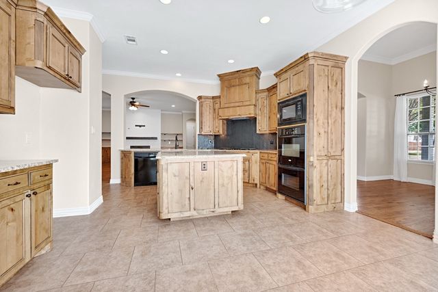 305 Main Street, Roanoke, TX 76262